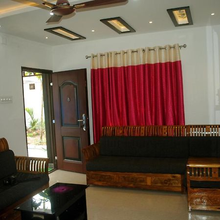 Nice Villa Irimbranallur Extérieur photo
