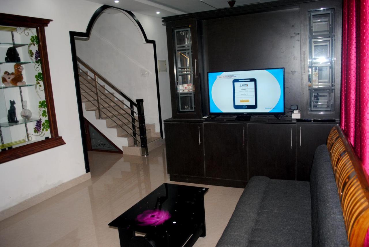 Nice Villa Irimbranallur Extérieur photo