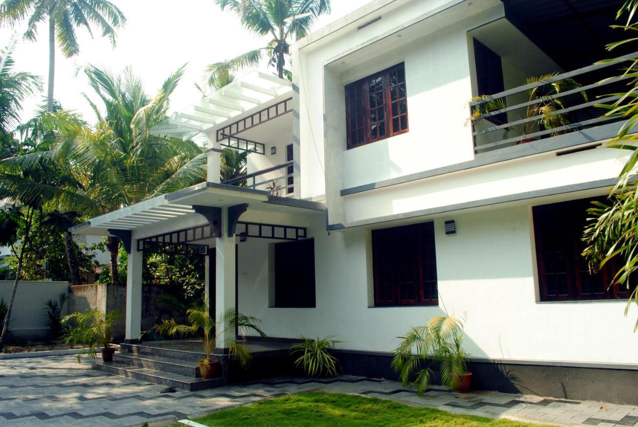 Nice Villa Irimbranallur Extérieur photo