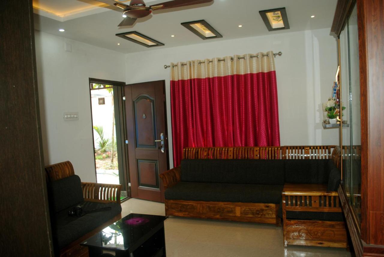 Nice Villa Irimbranallur Extérieur photo