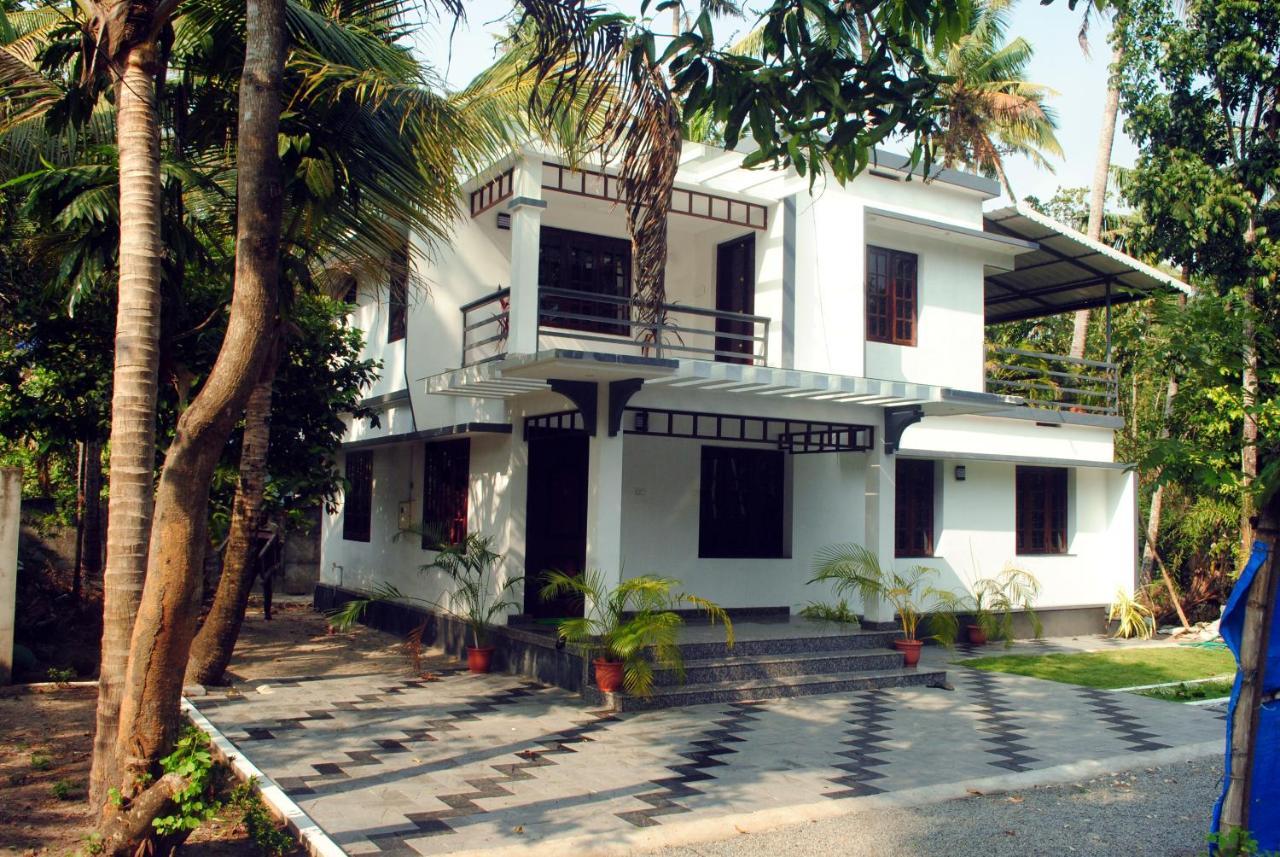 Nice Villa Irimbranallur Extérieur photo