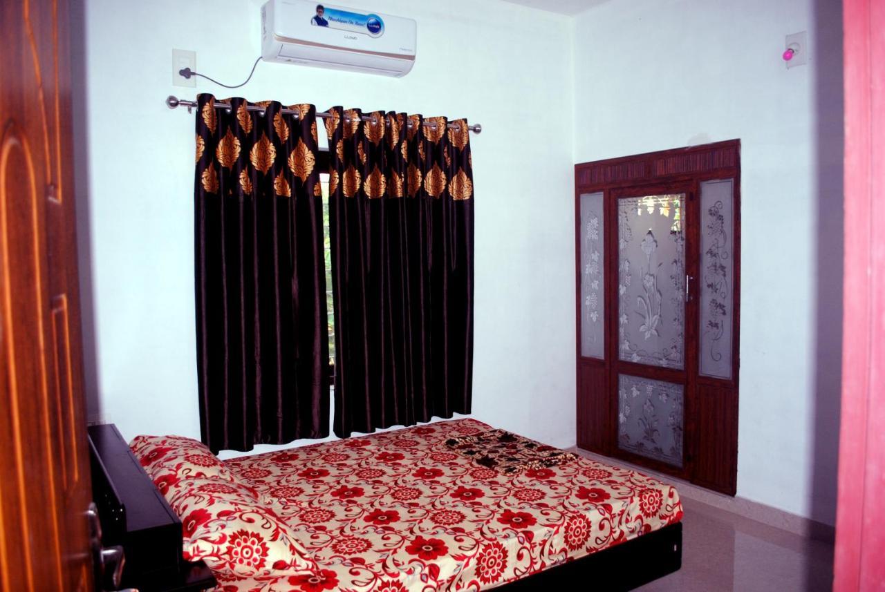 Nice Villa Irimbranallur Extérieur photo
